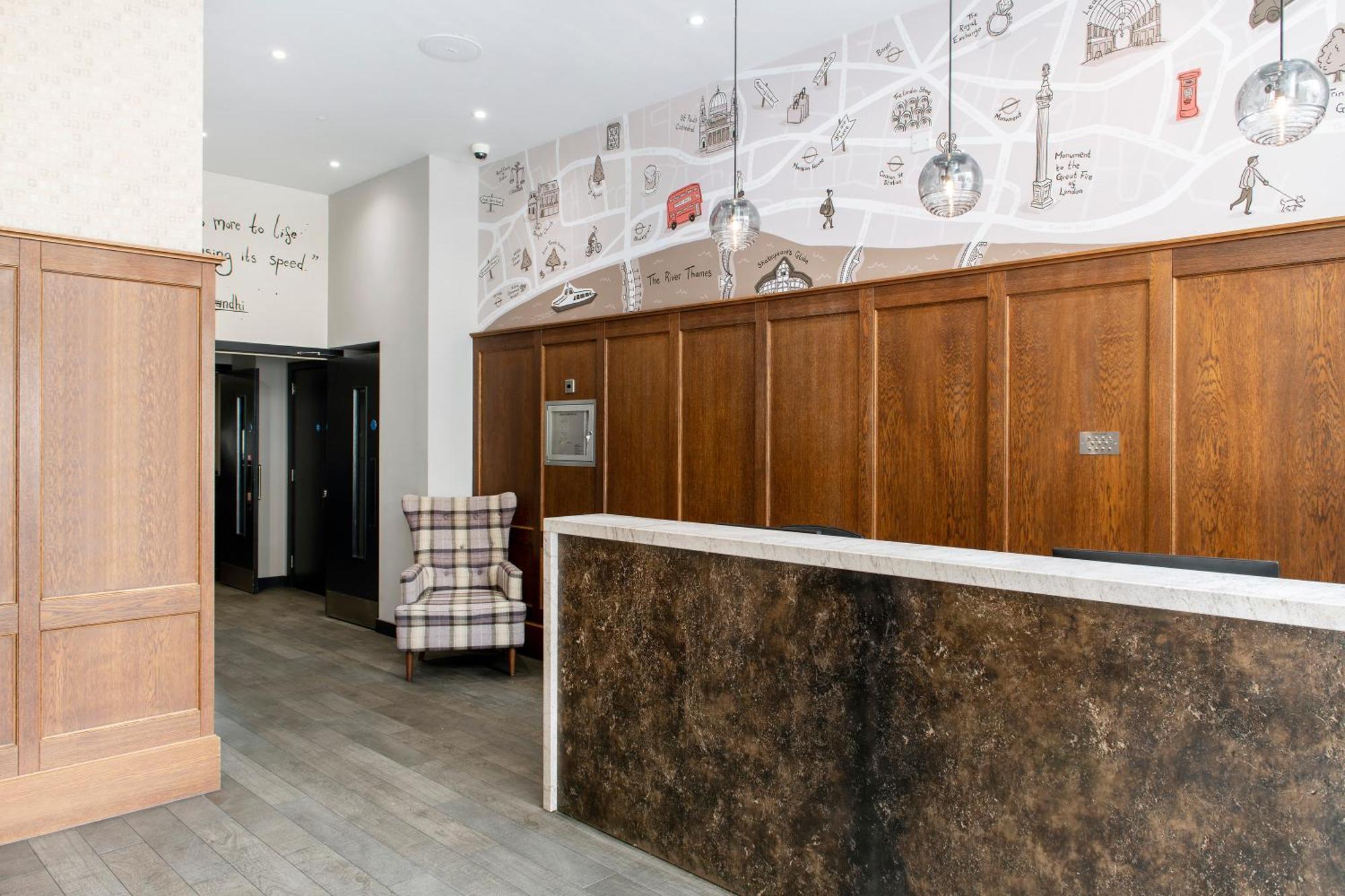 Cove Cannon Street Лондон Екстериор снимка